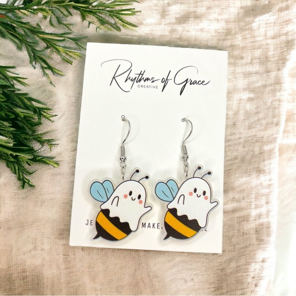 Boo Bees Dangle Earrings: Your Spooktacular Halloween Accessory! 👻🐝 NWT - Picture 2 of 5